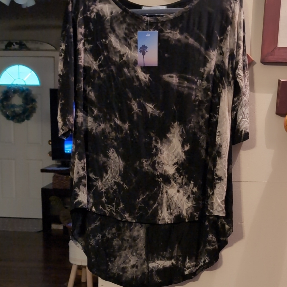 my LAnd Black and Cream Long Sleeve Top